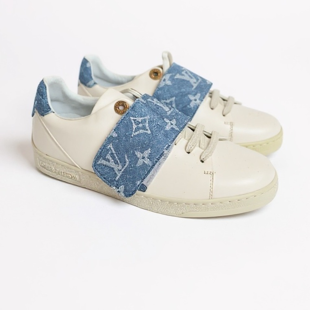 🆕 Louis Vuitton Style Frontrow sneakers in white with a blue denim-monogram 🆕